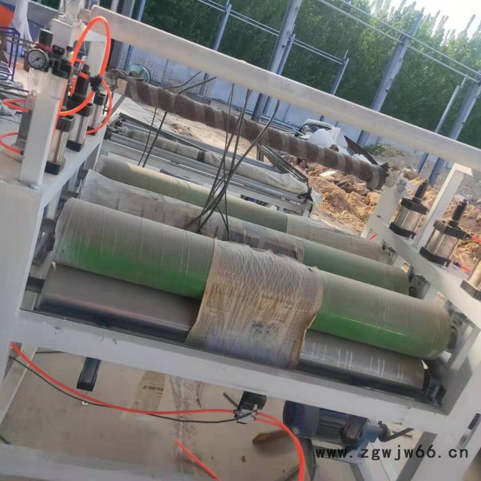 胜津机械各种平面板材木纹纸热转印贴面机 全自动滚筒输送板 高光板贴纸机图7