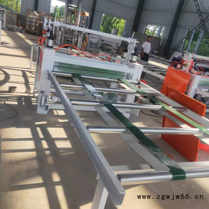 胜津机械各种平面板材木纹纸热转印贴面机 全自动滚筒输送板 高光板贴纸机图4