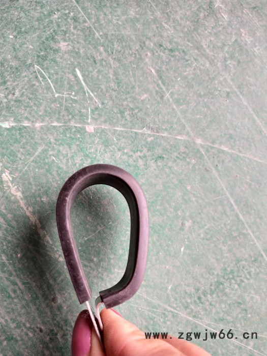 喷雾设备用304套胶皮双管管夹 Φ10*2汽车多管夹片 镀锌P型多管包塑管夹图4