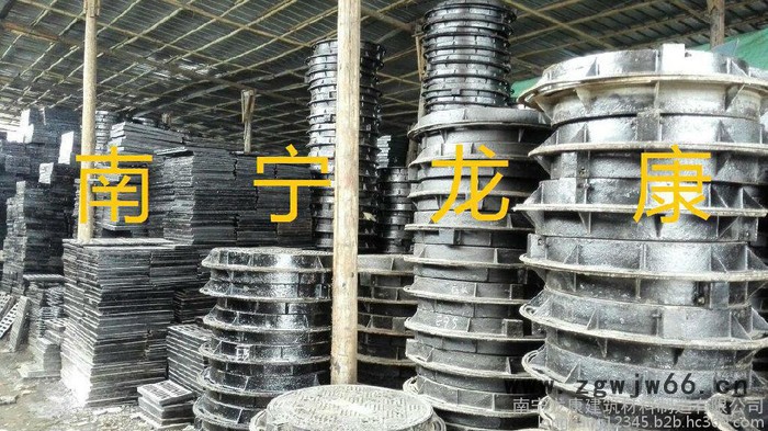 供广西南宁过40KN车型球磨铸铁井盖厂家井盖价格规格欢迎来电咨询