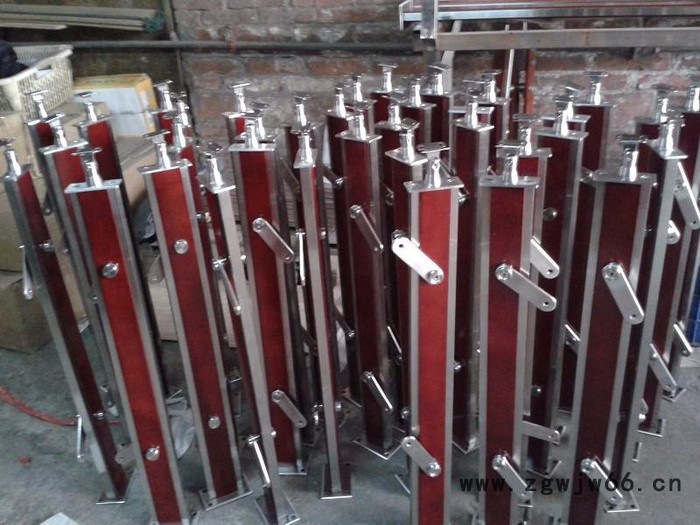 国隆GLLZ-13 不锈钢立柱 不锈钢井盖 栏杆立柱 不锈钢立柱厂家图2