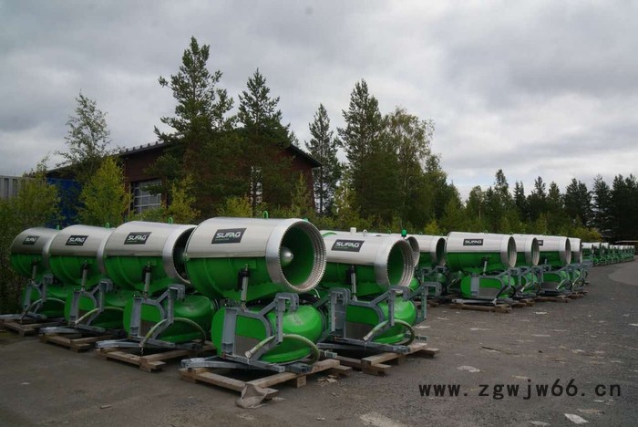 山东瀚雪 雪地小公牛 进口压雪车 雪地滚筒图4