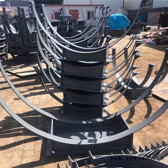 河北厂家供应Z8H-600焊接双向滑动支座(钢管) 管夹滑动托座图2