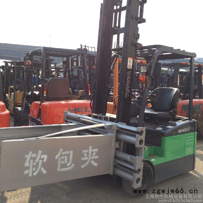 山东抱夹叉车|二手抱夹式叉车|高门架钢管夹抱车  龙工砖夹叉车图3