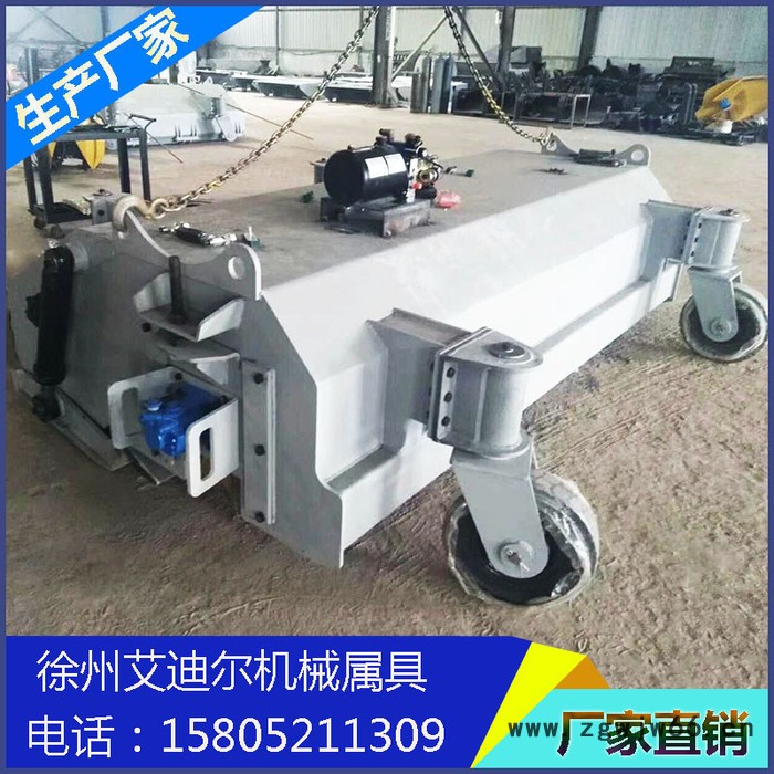 铲车扫地机 铲车滚筒扫地机 小型铲车扫地机 小铲车带的扫地机前进 莱工920铲车改扫地机图4