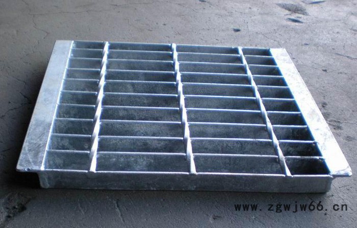 供应石家庄铭沃厂家专业生产井盖板  雨水道覆盖钢格板