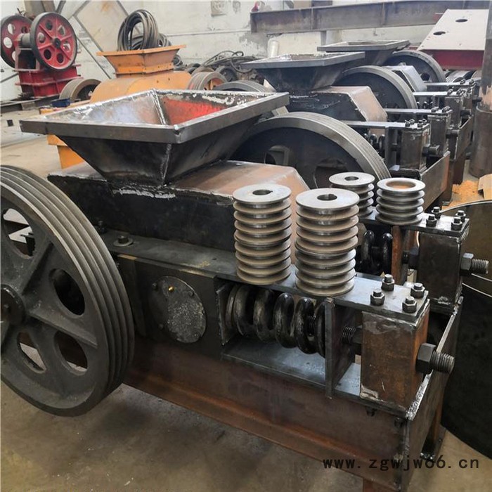 富德冶金对辊式破碎机石子液压对辊破碎机滚筒废旧轮胎破碎机鹅卵石制砂机建筑垃圾粉碎机图8