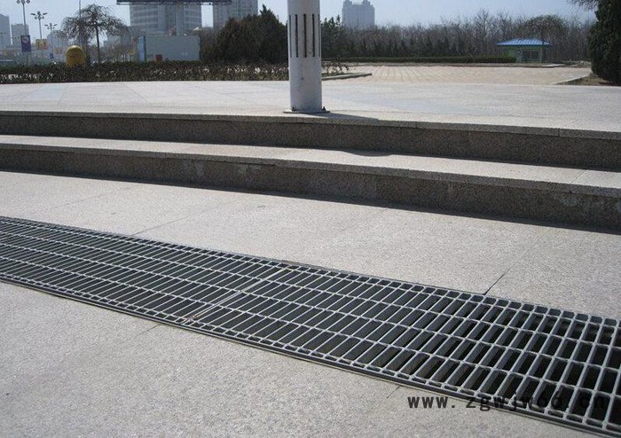 【厂家供应】热镀锌钢格板、平台钢格栅，定做异形钢格板，楼梯踏步板，钢格板井盖等产品图3