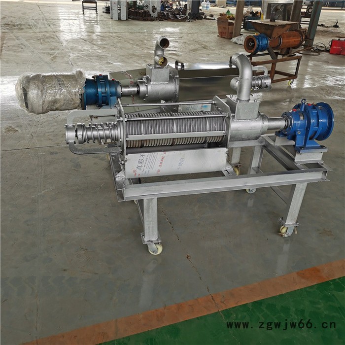 新型猪粪固液分离机 恒泰斜筛式滚筒式脱水机 大功率固液分离机视频图4