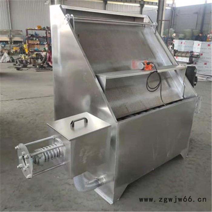 新型猪粪固液分离机 恒泰斜筛式滚筒式脱水机 大功率固液分离机视频图2