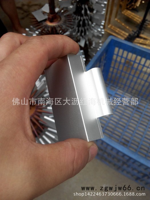 氧化前抛丸清理机履带滚筒抛丸机双吊钩清理机通过式抛丸机厂图2