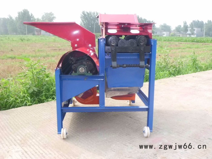 质保两年水田操作收割脱粒机 富兴小型谷子轴流式滚筒去壳机图3
