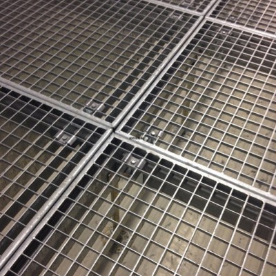 钢格板，钢格栅板，沟盖板，踏步板，热镀锌钢格板，不锈钢钢格板，钢构平台，楼梯踏板，通道地板，排水沟盖，井盖，道路格栅，