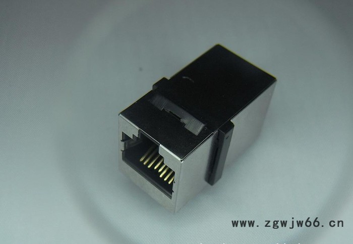 CAT6A带金属壳卡钩直通头图3