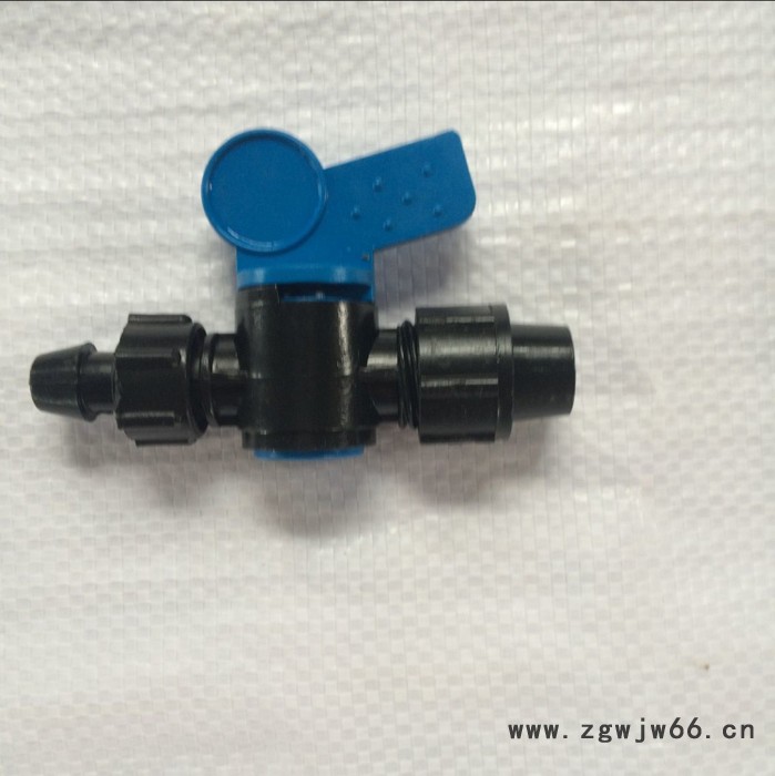 大量滴灌锁母直通双锁母直通滴灌带连接图2