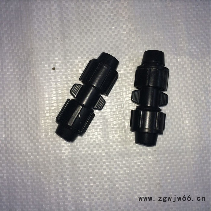 大量滴灌锁母直通双锁母直通滴灌带连接图6