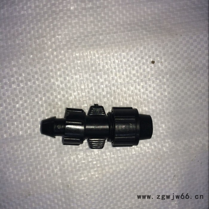 大量滴灌锁母直通双锁母直通滴灌带连接图4