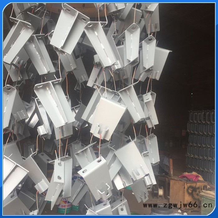 DT75型托辊支架 吊耳 铸钢耙子 中支柱边支柱 河北树德生产输送机 托辊 滚筒 冲压件图6