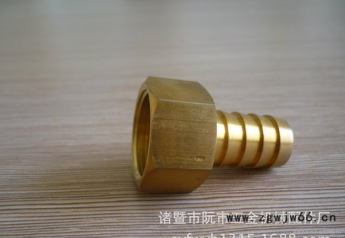 黄铜变径宝塔内丝接头，直通软管接头图3