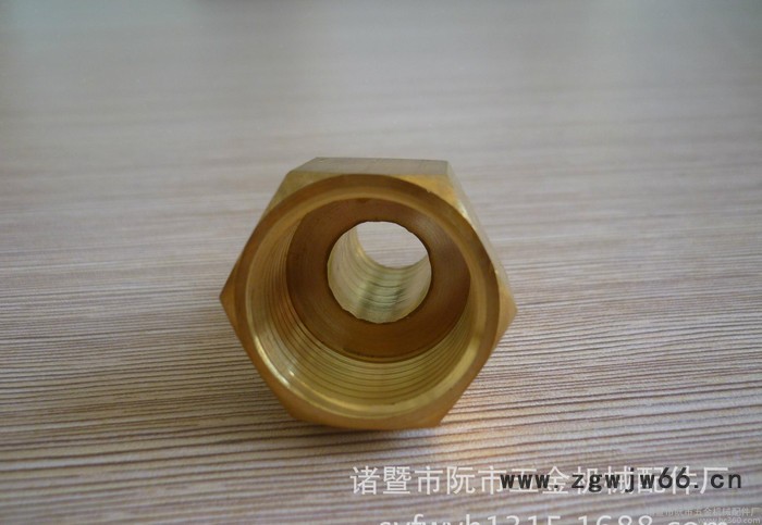 黄铜变径宝塔内丝接头，直通软管接头图2