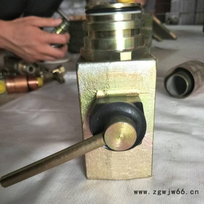 兴霖10-150 球型截止阀，自锁球阀，球阀，煤矿专用球阀，丝扣截止阀，直通，三通，弯头，接头座，螺纹接头，四通，液压配图2