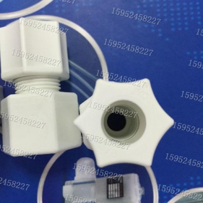 PP直通接头**，使用寿命长。有现货