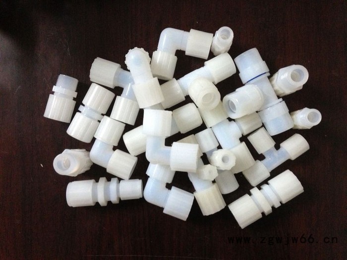 苏州唯伊得pfa接头**，使用寿命长。PFA直通PFA三通图5