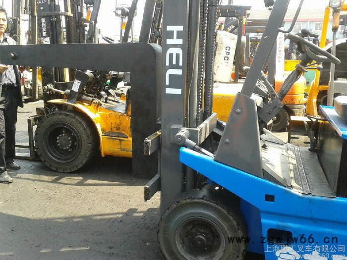 供应二手叉车 吊钩属具 特种专用叉车图2