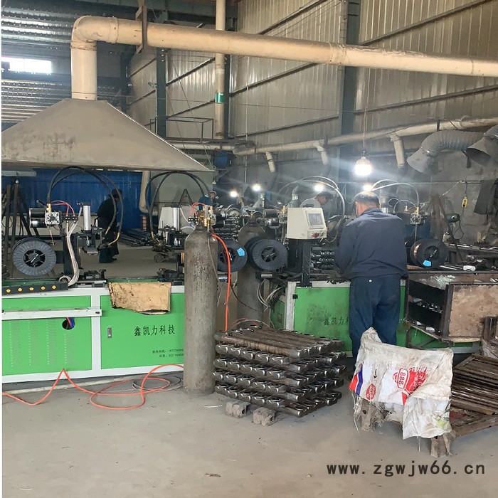 鹤壁钢柱暖气片 钢三柱暖气片 钢制柱型暖气片厂家 钢制柱型暖气片图2