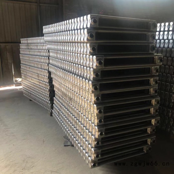 钢柱暖气片散热器 5025钢二柱暖气片 万通盛世图7