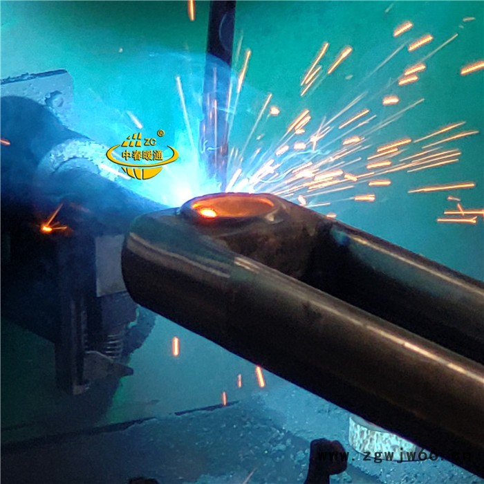 中春暖通  钢三柱暖气片 钢柱散热器 工程钢制暖气片 家用钢制柱型暖气片图2