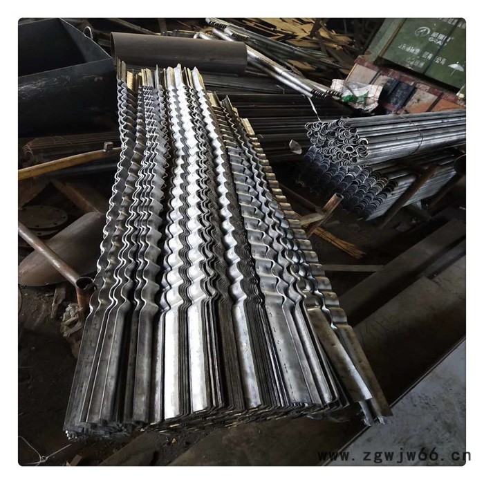 莘县宏伟机械常年生产加工型号齐全的各类锅炉风帽， 筛板，吊钩锅炉配件图3