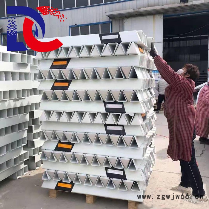 河北大诚 PVC柱式轮廓标 夜间反光视线诱导标 玻璃钢柱式轮廓标 三角形百米标图4