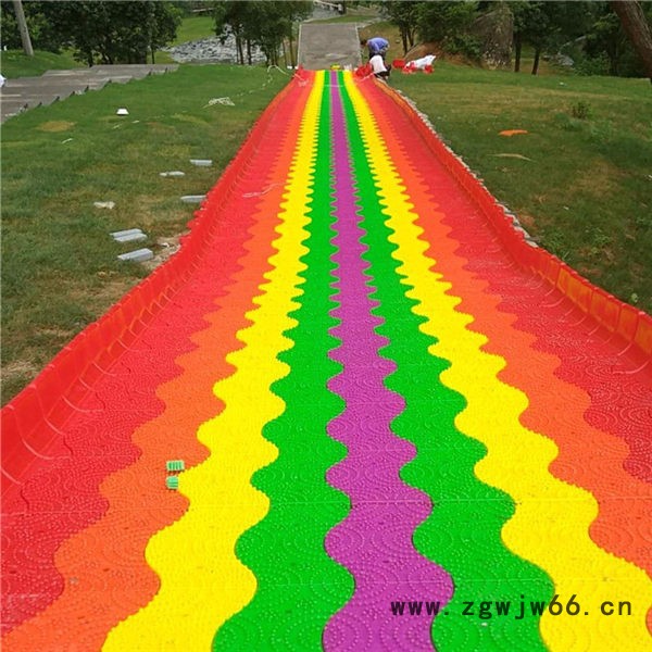 彩虹滑道波浪旱雪毯定制 山东鱼台七彩含滚珠雪圈滑道厂家图4