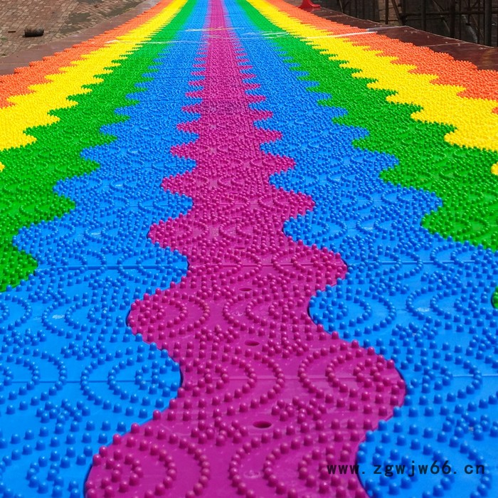 彩虹滑道波浪旱雪毯定制 山东鱼台七彩含滚珠雪圈滑道厂家图7