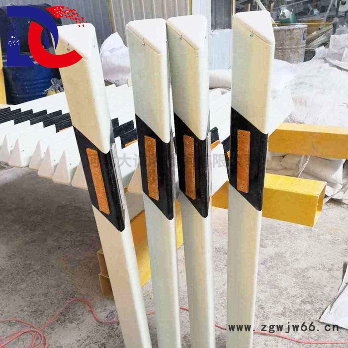 大诚 玻璃钢轮廓标 高速公路柱式轮廓标 pvc黄白反光三角桩 数字百米标 材质齐全 安装简单