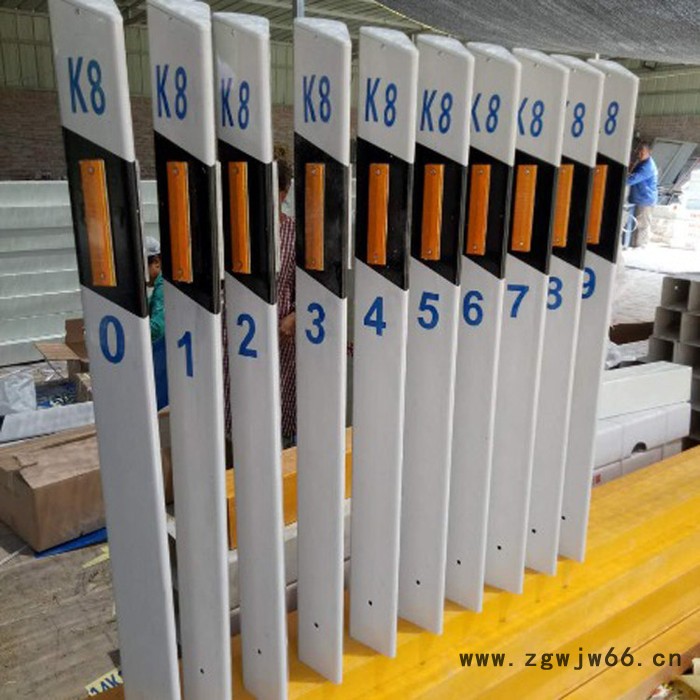 大诚 玻璃钢轮廓标 高速公路柱式轮廓标 pvc黄白反光三角桩 数字百米标 材质齐全 安装简单图3