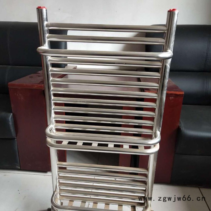 勤滢 钢制散热器 钢三柱暖气片 钢柱散热器 家用散热器 钢制暖气片公司图8