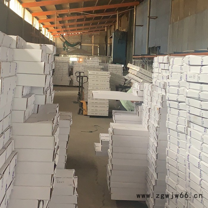 益阳钢柱暖气片  钢六柱暖气片 钢制散热器** 钢制柱型暖气片图6