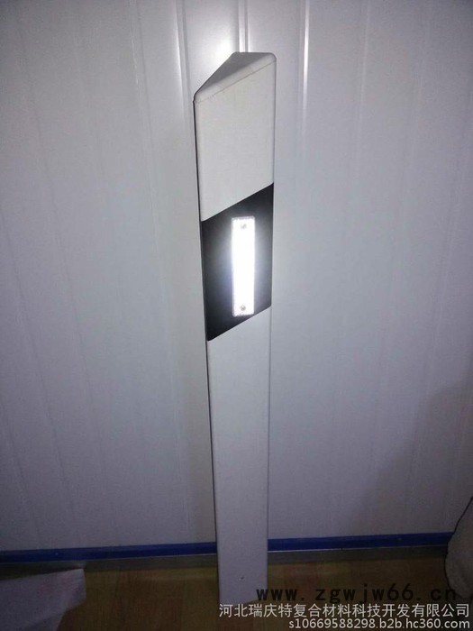 厂家供应玻璃钢柱式轮廓标图3