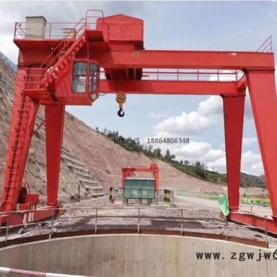 ** 门式起重机 双梁吊钩门式起重机 户外作业使用20吨门式龙门吊跨度30米起升高度16米轨道行程80米质保3年