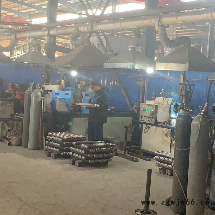 源头厂家 冬季暖气片 钢制柱型暖气片 钢制柱型散热器 批发家用型铸铁暖气片 钢柱型暖气片 柱式钢二柱暖气片图5