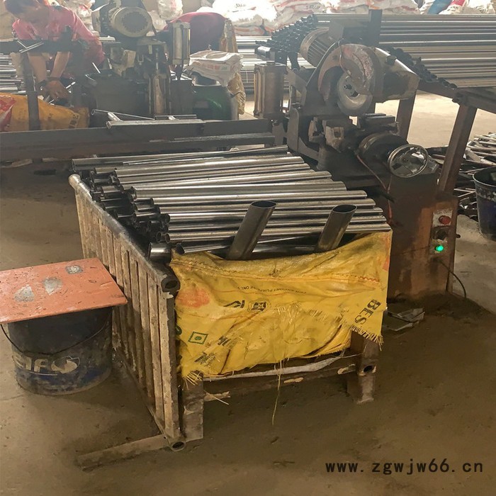 暖气片  立式钢二柱暖气片 低碳钢制暖气片 双层防腐家用钢制散热器 蒸汽暖气片 钢柱型暖气片图3