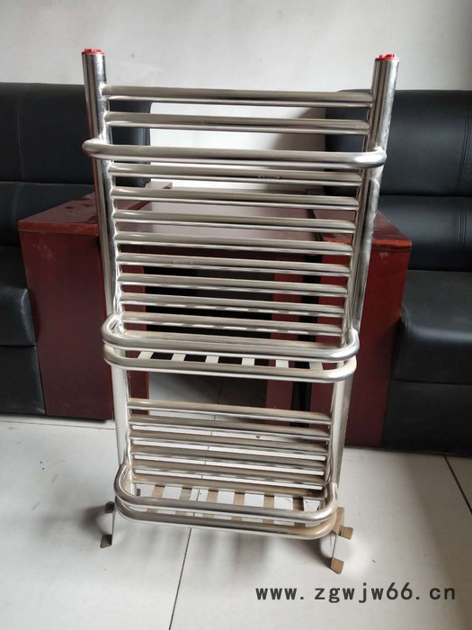 勤滢 钢制柱形散热器 钢制铜铝散热器 钢柱散热器 工程暖气片 钢制暖气片厂图5