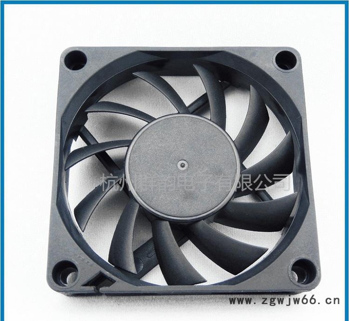 DC7015双滚珠直流风扇 高性能长寿命 DC7015双滚珠图2