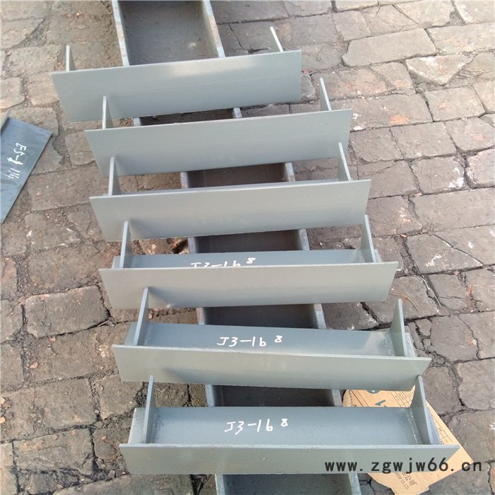 厂家供应LT-3-3卡箍型立管支托管夹滑动支座图2