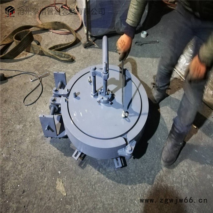 定制SY/T0556-2010标准 DN550立式三瓣卡箍型快开盲板 管线钢材质图3