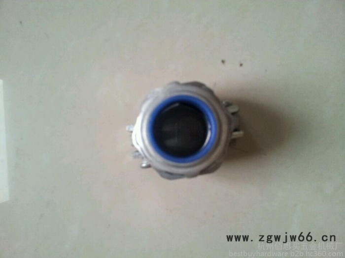 带卡箍  带螺栓 防脱落锌合金外牙防爆管专用接头图3