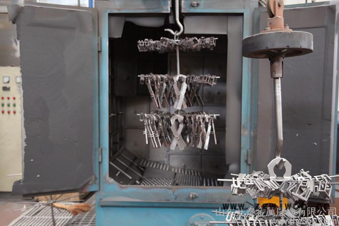 生产供应山东开泰吊钩式抛丸机，优惠提供Q37系列抛丸机图3