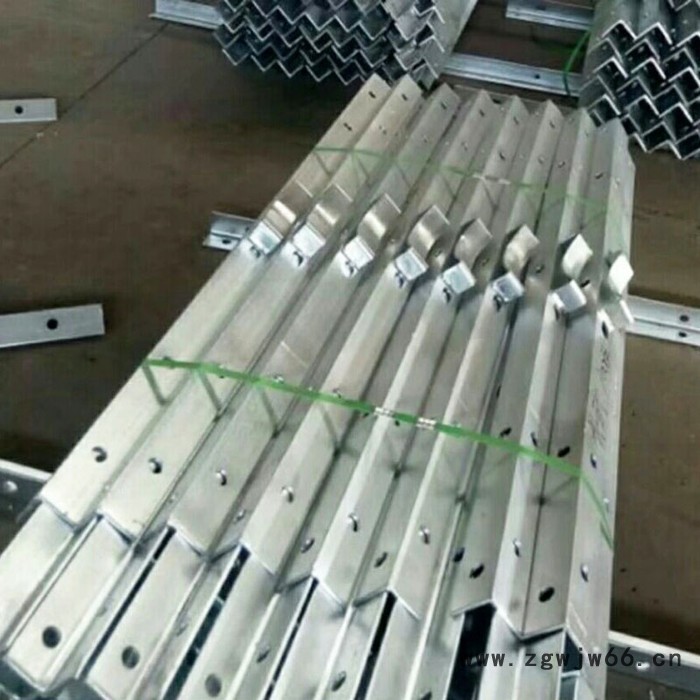 厂家批发定制杆用抱箍横担国网铁附件电力塔用电力金具图5